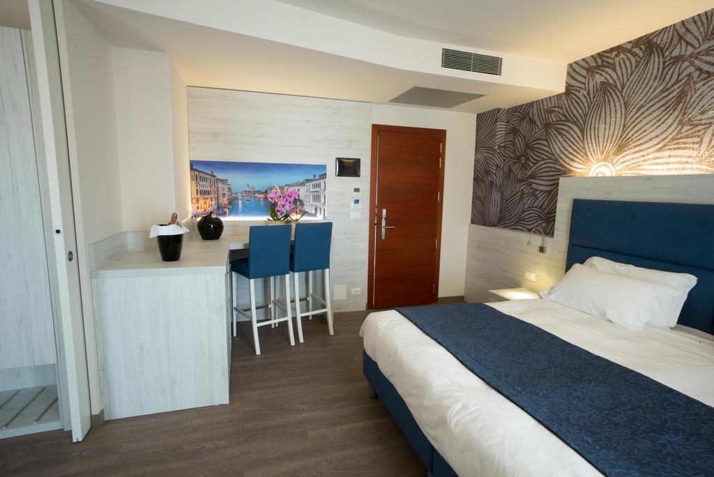 Hotel Cesare Augustus Lido di Jesolo Exteriör bild
